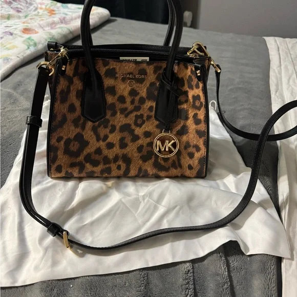 Michael Kors Leopard Print satchel - Picture 3 of 5